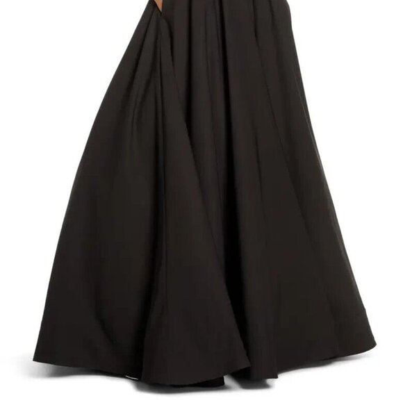 Ieena For Mac Duggal Black V-Neck Crepe Ballgown - Picture 2 of 7
